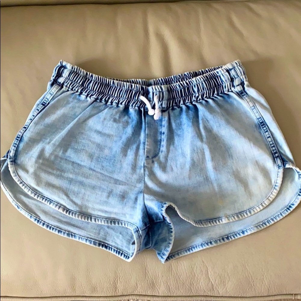 Chubbies Women’s Chambray Jean Shorts M